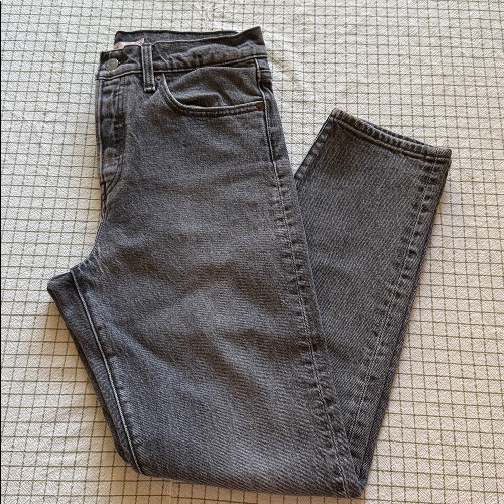 Levi’s wedgie jeans sz 28